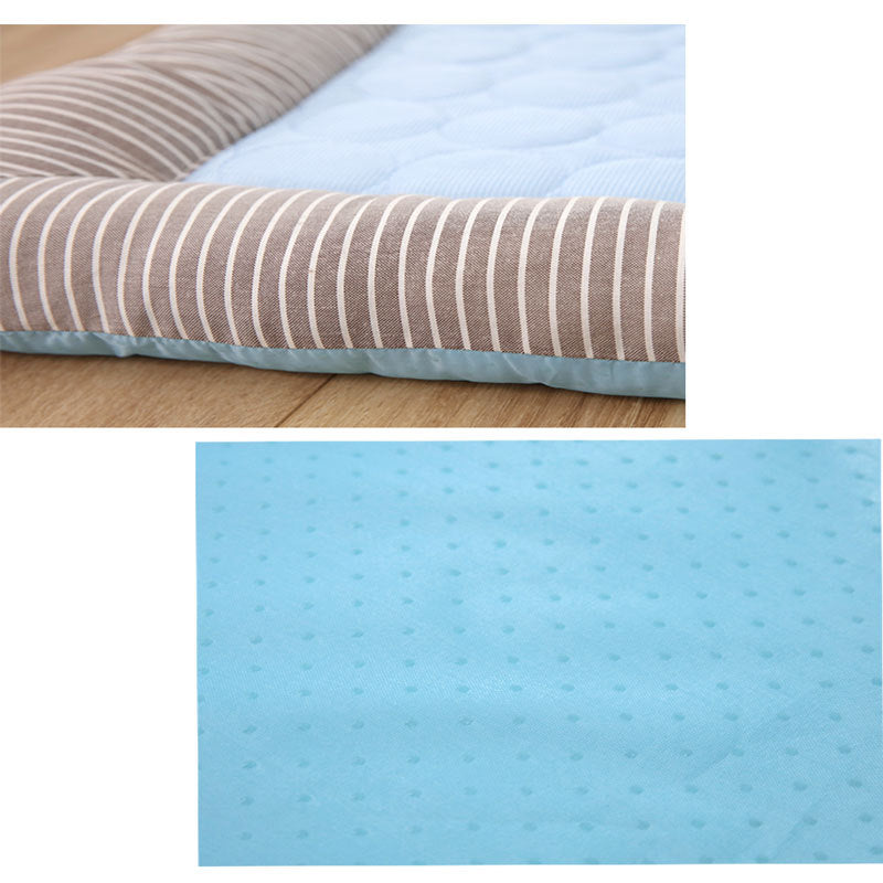 Close-up of bolster edge and anti-slip underside